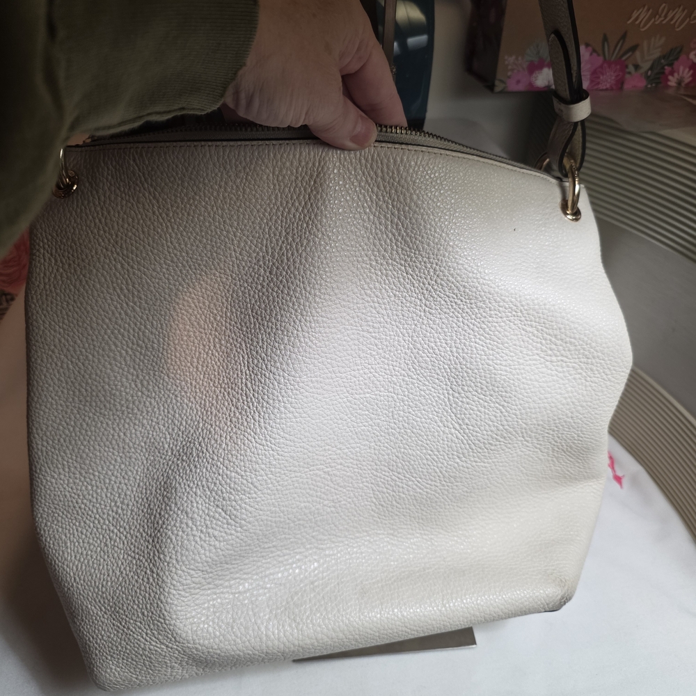 Coach Chalk Grey Shoulder Bag* Needs A Good Cleaning - Picture 4 of 13